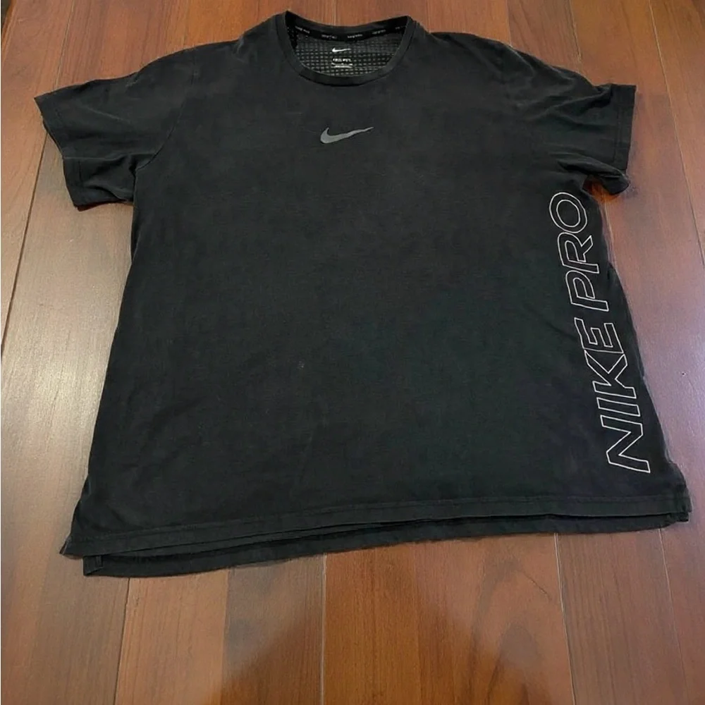 Nike Pro Charcoal Men's Short Sleeve Tee - Picture 3 of 6